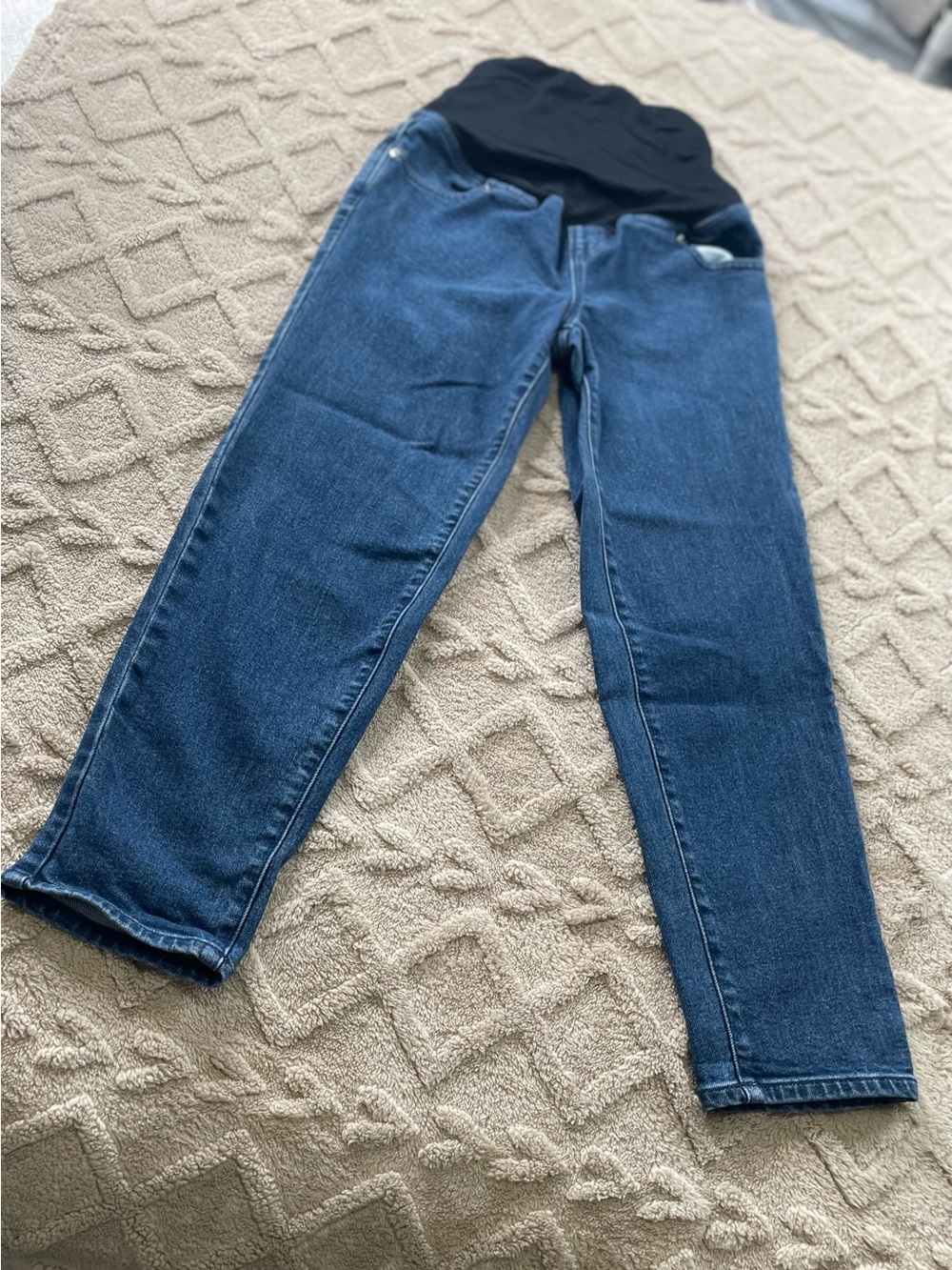 Ingrid & Isabel  Medium Blue Denim Maternity Jeans with Full  Panel Sz 2